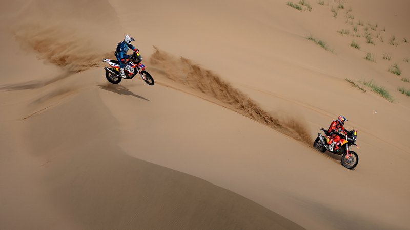 Fotografija: Na letošnjem reliju Dakar je za poseldicami nesrče umrl prvi tekmovalec. Lansko leto sta se smrtno ponesrečila dva motociklista.  FOTO: Franck Fife/AFP
