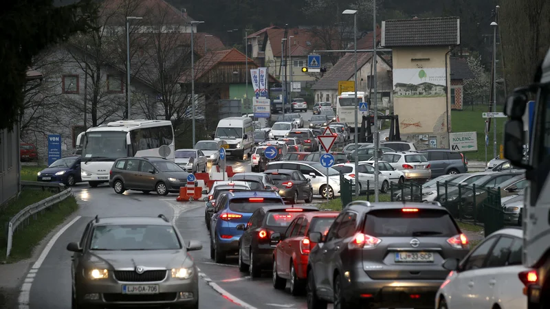 Fotografija: Na slovenske izpuste najugodneje vpliva zmanjšanje prometa.
FOTO: Blaž Samec/Delo