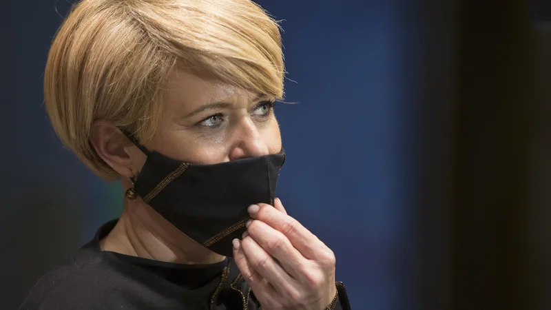 Nekdanja kmetijska ministrica Aleksandra Pivec je po ugotovitvah KPK kršila&nbsp;integritete in določb o prepovedi in omejitvah v zvezi s sprejemanjem daril. FOTO: Jure Eržen/Delo
