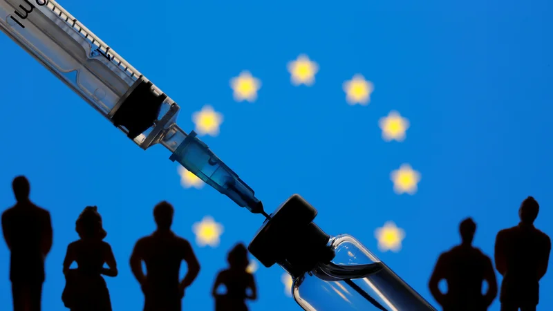 Fotografija: V Bruslju postopkov nabave cepiv niso izpeljali optimalno. FOTO: Dado Ruvic/Reuters