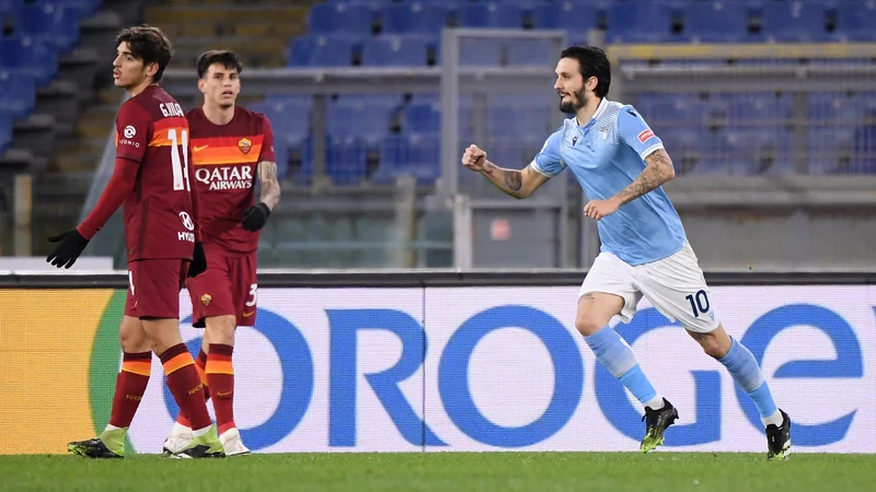Španec Luis Alberto je dvakrat zatresel mrežo Rome. FOTO: Alberto Lingria/Reuters