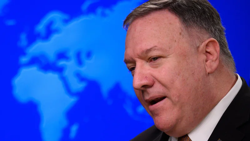 Fotografija: Ameriški državni sekretar Mike Pompeo tik pred odhodom iz State Departmenta obtožuje Kitajsko tudi zaradi covida-19. Foto Andrew Caballero-reynolds/Afp