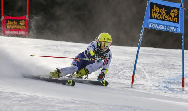 Neja Dvornik je prvič osvojila veleslalomske točke za svetovni pokal. FOTO: Matej Družnik