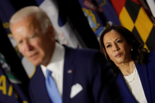 Dvajsetega januarja bosta kot predsednik in podpredsednica prisegla Joe Biden in Kamala Harris. FOTO: Carlos Barria/Reuters
