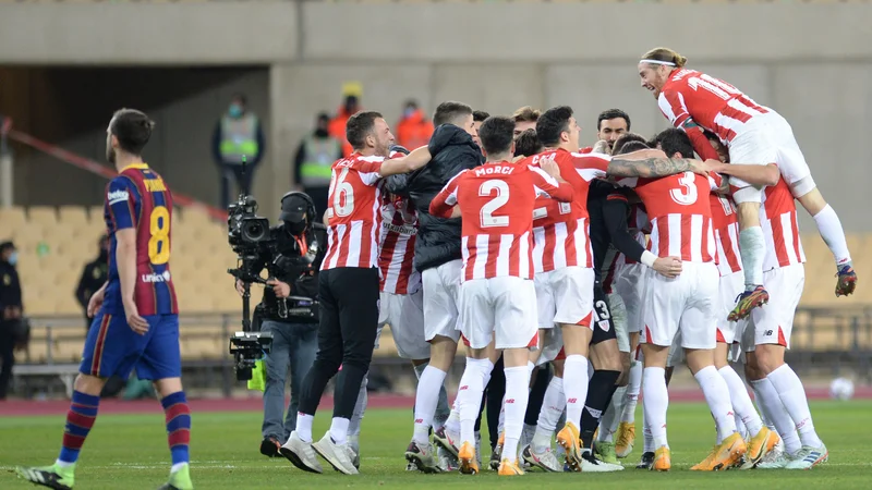 Fotografija: Athletic je v finalu dvakrat zaostajal, a se dvakrat vrnil in tretjič osvojil lovoriko. FOTO: Cristina Quicler/AFP