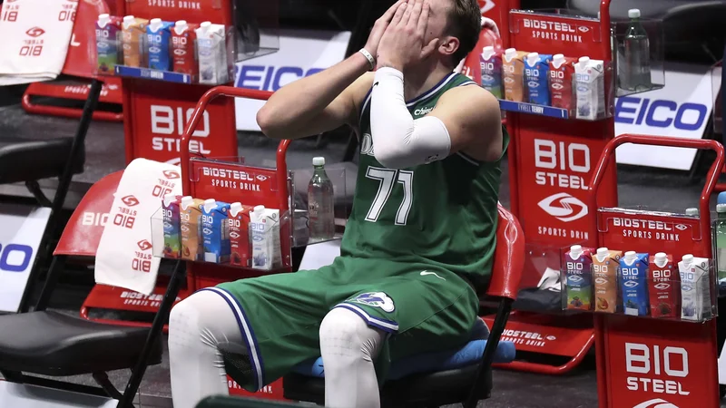 &raquo;Bil sem sebičen,&laquo; je bil kritičen do sebe Luka Dončić, ki je bil z naskokom najboljši mož v Dallasovem moštvu. FOTO: Kevin Jairaj /Usa Today Sports
