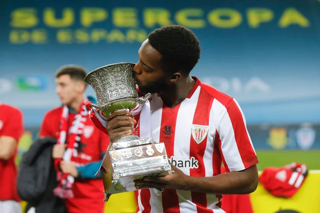 Ne Real, Barcelona ali Atletico Madrid, prva letošnja lovorika v Španiji je pripadla Athletic Bilbauu. Junak zmage proti Barceloni s 3:2 je bil Inaki Williams. FOTO: Pablo Garcia/AFP