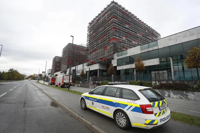 Na policiji so zatrdili, da vsako grožnjo obravnavajo resno. FOTO: Leon Vidic/Delo