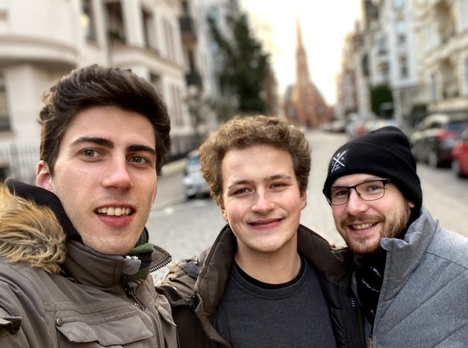 Luka Mitev (levo) na izletu s prijateljema Tobijem in Gregorjem. FOTO: osebni arhiv