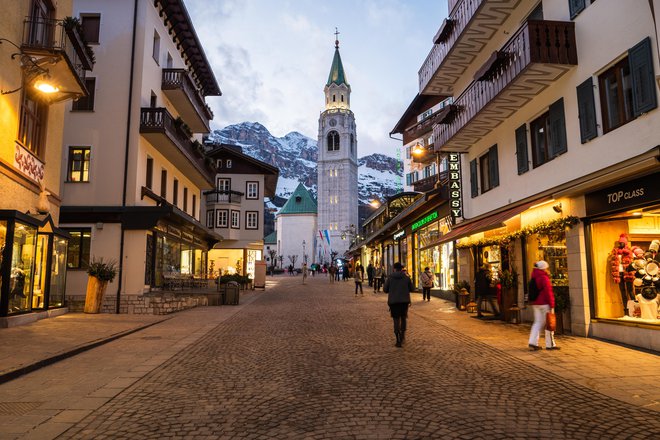 Cortina d'Ampezzo bo leta 2026 po sedmih desetletjih skupaj z Milanom spet gostila olimpijske igre. FOTO: Shutterstock
