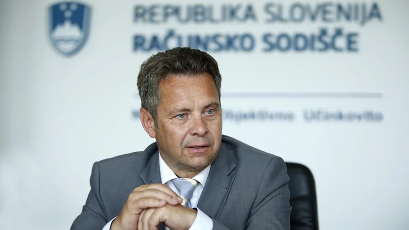 Fotografija: Vesel se je v zadnjem času znašel pod očitki, da je njegova funkcija predsednika komisije za revizijo in skladnost pri Mednarodni nogometni zvezi (Fifa) nezdružljiva s funkcijo predsednika računskega sodišča. FOTO: Matej Družnik/Delo