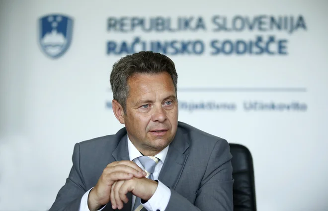 Vesel se je v zadnjem času znašel pod očitki, da je njegova funkcija predsednika komisije za revizijo in skladnost pri Mednarodni nogometni zvezi (Fifa) nezdružljiva s funkcijo predsednika računskega sodišča. FOTO:&nbsp;Matej Družnik/Delo