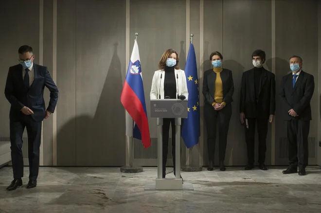 Podpise pod interpelacijo ministra za delo Janeza Ciglerja Kralja, ki so jo spisali v LMŠ, bodo poleg Levice prispevali tudi v SAB, iz SD in Desusa odločitve še niso sporočili. FOTO: Jure Eržen/Delo