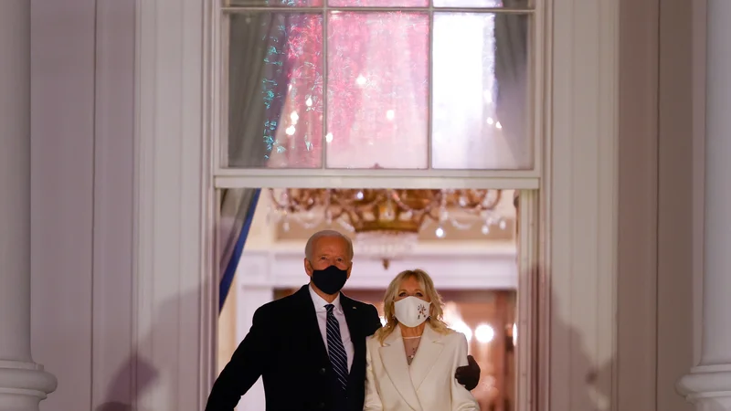 Fotografija: Joe in Jill Biden, nova stanovalca v Beli hiši
FOTO: Tom Brenner/Reuters