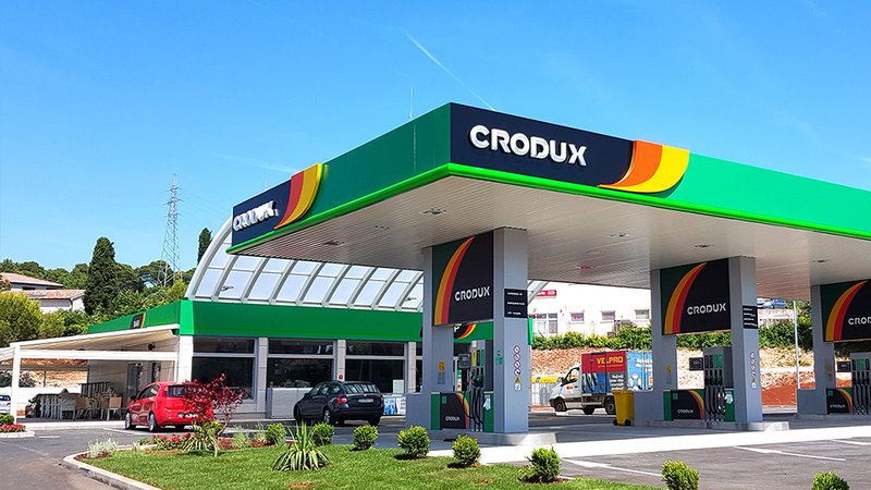 Fotografija: Petrol bo moral nakup Croduxa financirati z novo zadolžitvijo. fOTO: Crodux