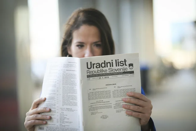 Danes v uradnem listu, jutri v praksi &ndash; val novih predpisov je zasul tudi ponudnike poslovnih in računovodskih programov. FOTO: Jože Suhadolnik