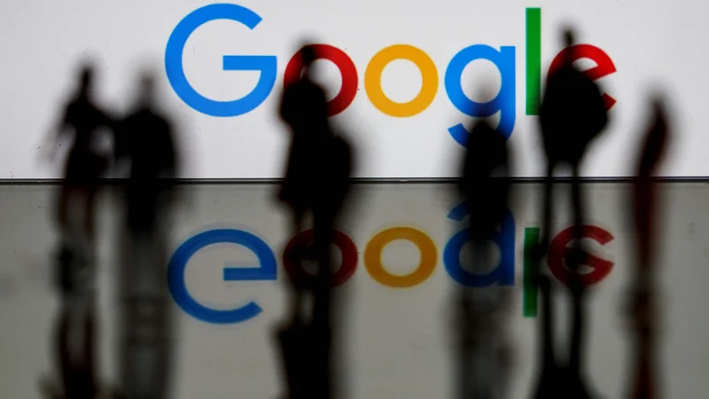 Fotografija: Če bodo sprejeli novo zakonodajo o plačevanju deljenih medijskih vsebin, Google Avstraliji grozi z blokado brskalnika. FOTO: Kenzo Tribouillard/ Afp