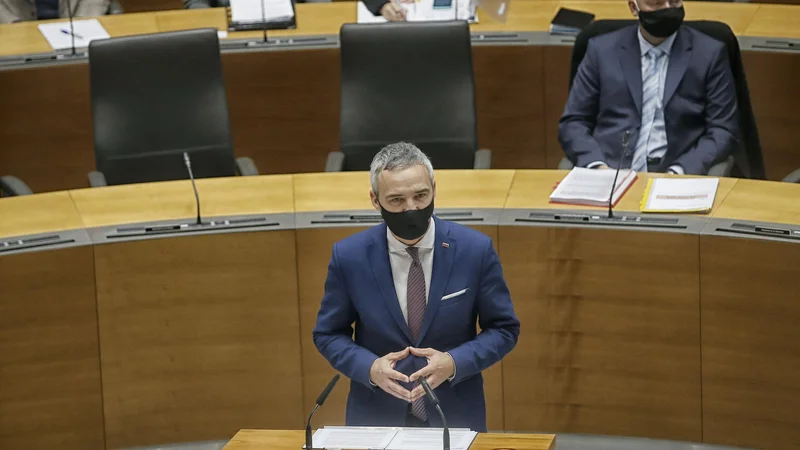 Fotografija: Tudi Delo je poročalo, da je minister Cigler Kralj med ustanovitelji zavoda Iskreni, ki je dobil denarno pomoč prek njegovega ministrstva. Foto Blaž Samec/Delo