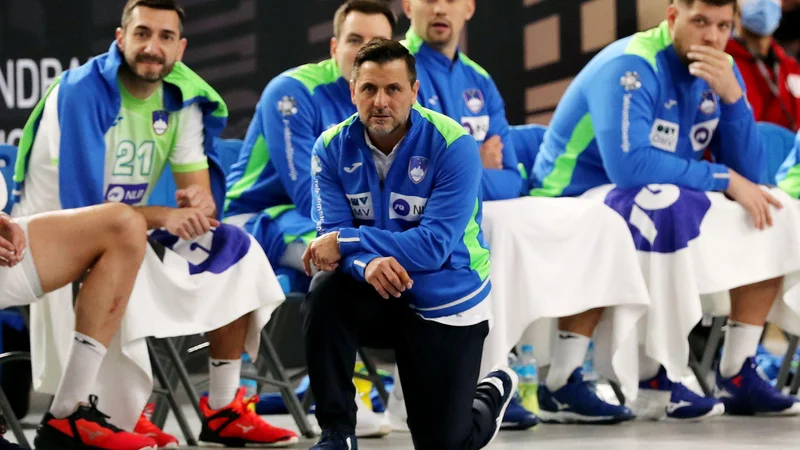 Fotografija: Ljubomirju Vranješu skrbi povzročajo velika nihanja slovenskih rokometašev. FOTO: Mohamed Abd El Ghany/Reuters