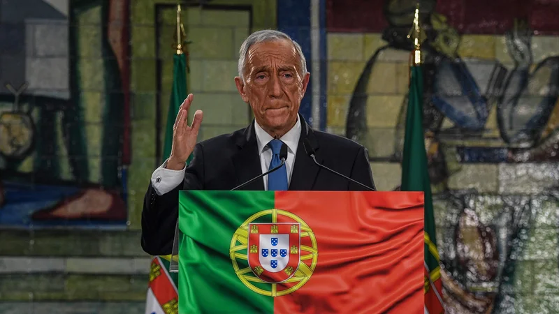 Fotografija: Že v prvem krogu predsedniških volitev je Marcelo Rebelo de Sousa dobil več kot šest desetin podpore. FOTO: Patricia De Melo Moreira/AFP