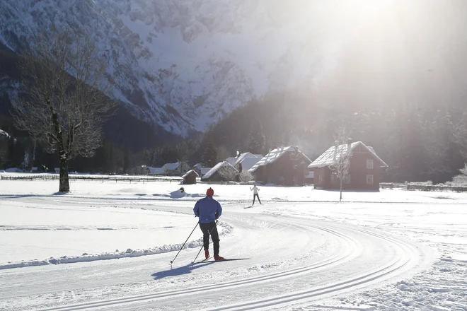 Rekreacija med koronavirusom. Jezersko. FOTO: Leon Vidic/Delo