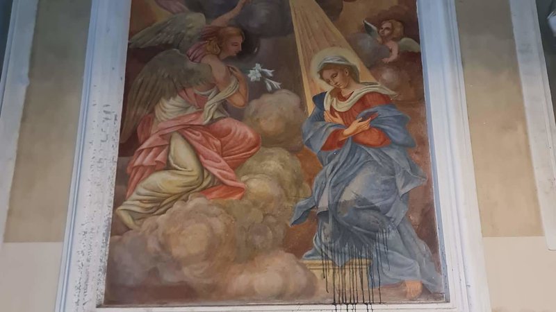 Fotografija: Poškodovana freska. FOTO: Arhiv Stolnice Sv. Nikolaja