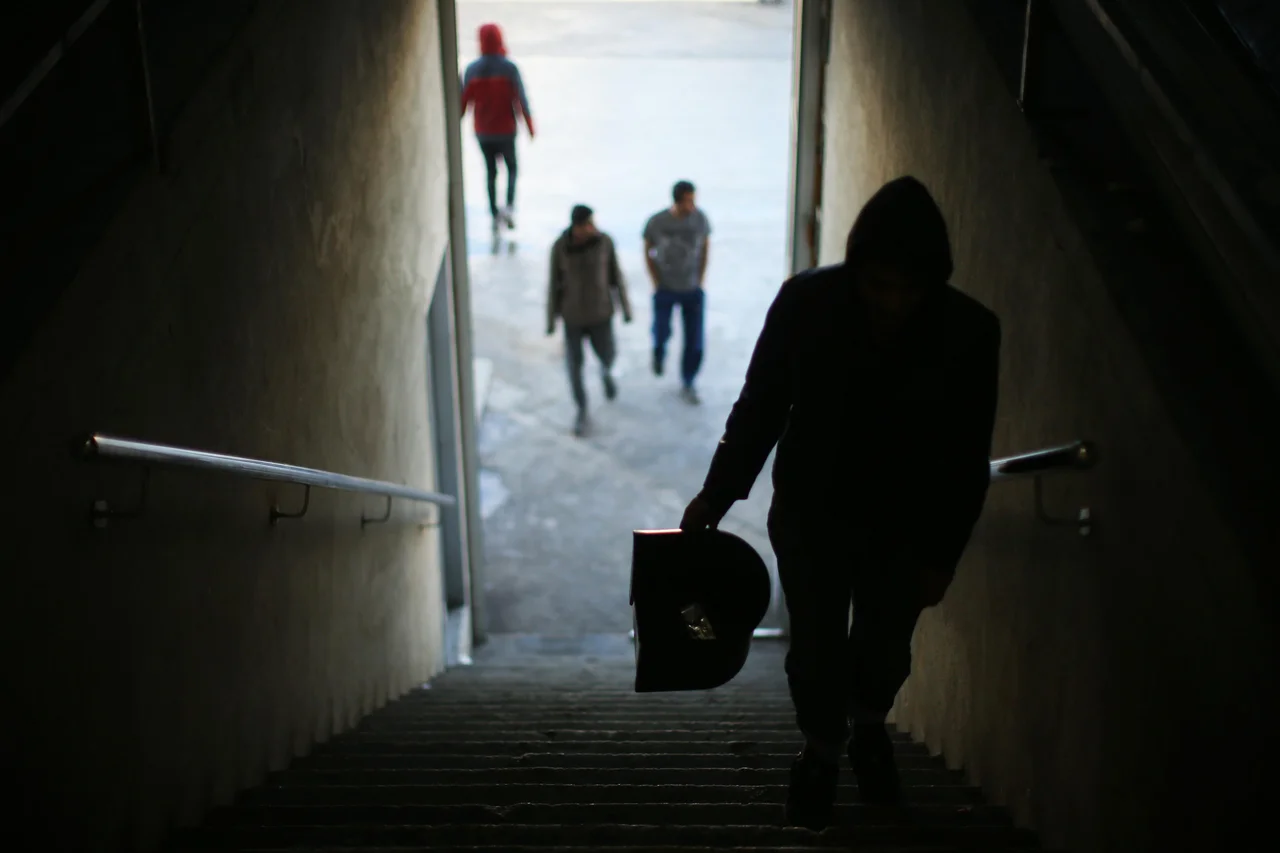 Predlagane Zaostritve Pogojev Za Tujce V Sloveniji Delo
