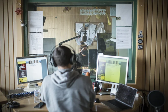 Predvideni znesek precej odstopa od minimalnih 120.000 evrov, ki bi bili potrebni, da bi radio deloval naprej kot do zdaj, pravijo na RŠ. FOTO: Uroš Hočevar/Delo