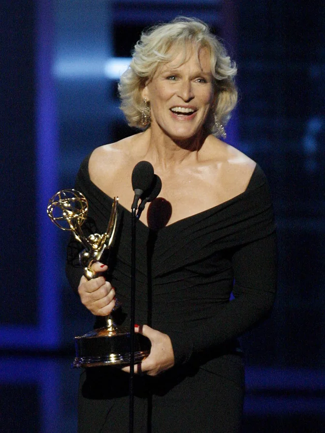 Glenn Close z emmyjem za serijo Damages. FOTO: Mario Anzuoni/Reuters