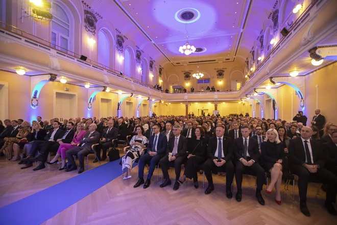 Januarskega srečanja se je lani v Unionski dvorani udeležilo rekordnih 500 gostov. Letos bo potekalo prek spleta. FOTO: Voranc Vogel/Delo