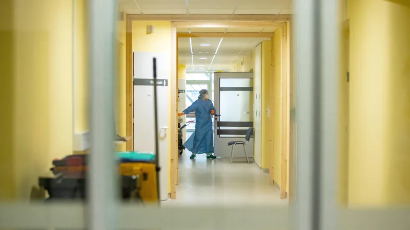 Fotografija: Bolnišnice smo bile na epidemijo popolnoma nepripravljene. FOTO: Voranc Vogel/Delo