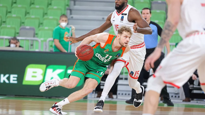 Fotografija: Jaka Blažič je bil vnovič gonila sila stožiške zasedbe. FOTO: Cedevita Olimpija