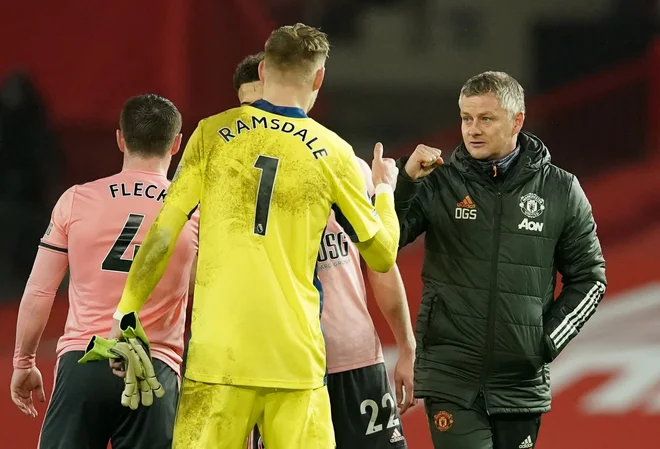 Unitedov trener Ole Gunnar Solskjaer (desno) je lahko le čestital tekmecem. FOTO: Dave Thompson/Reuters