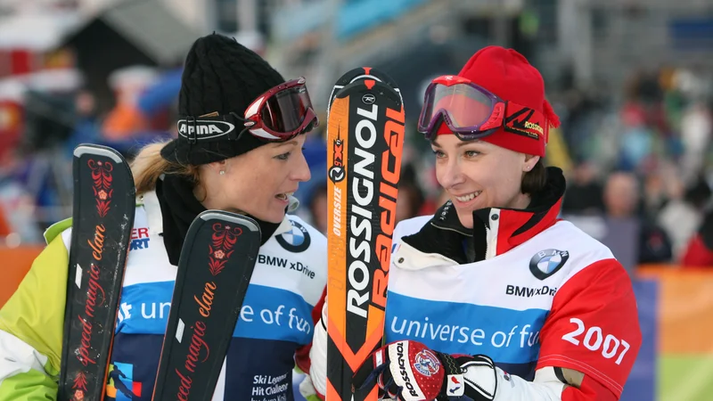 Fotografija: Mateja Svet se je takole pred leti v Kranjski Gori srečala z Urško Hrovat. FOTO: Igor Mali/Slovenske novice
