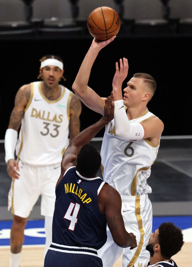 Kristaps Porzingis pravi, da v moštvu ne najdejo prave kemije. FOTO: Ronald Martinez/AFP
