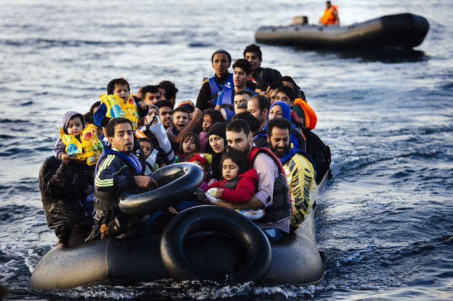 Pri UNHCR se bojijo, da se bo število beguncev proti Evropi znova povečalo. Fotografija je simbolična.  FOTO: Dimitar Dilkoff/AFP