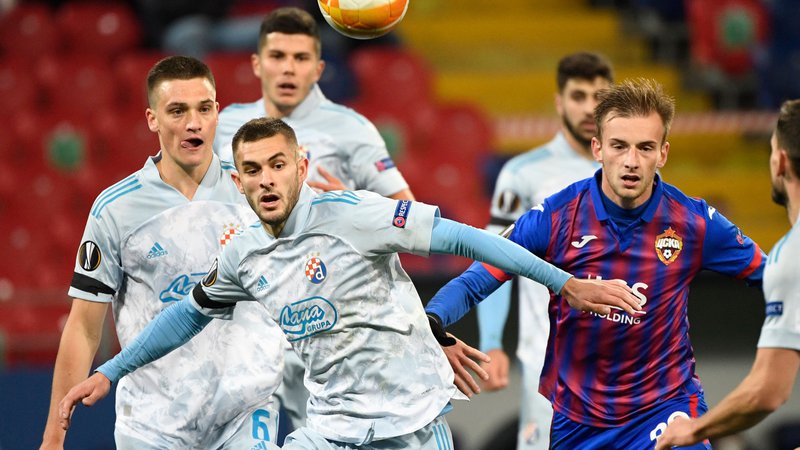 Fotografija: Dinamo, ki se je uvrstil tudi v šestnajstino finala evropske lige, je na Hrvaškem še vedno razred zase, v zakulisju pa so se okrepili tudi dolga leta nemočni tekmeci. FOTO: Aleksander Nemenov/AFP