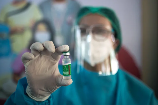 Cepivo Astrazeneca. FOTO: Sai Aung Main/AFP