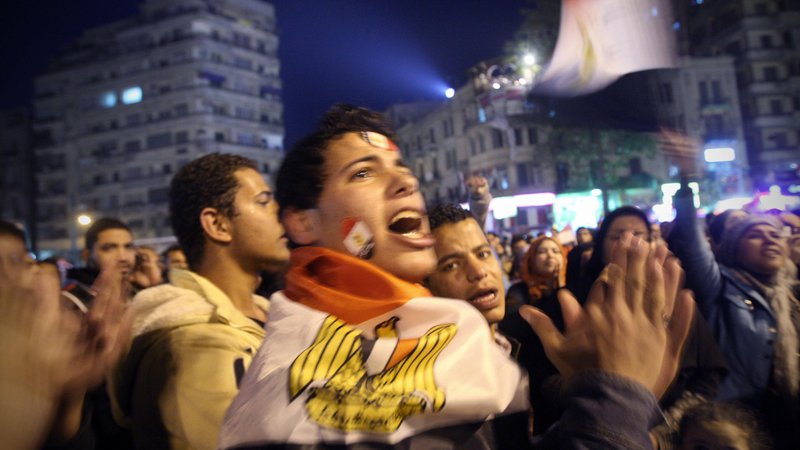 Fotografija: Protesti na trgu Tahrir v Kairu. FOTO: Jure Eržen/Delo