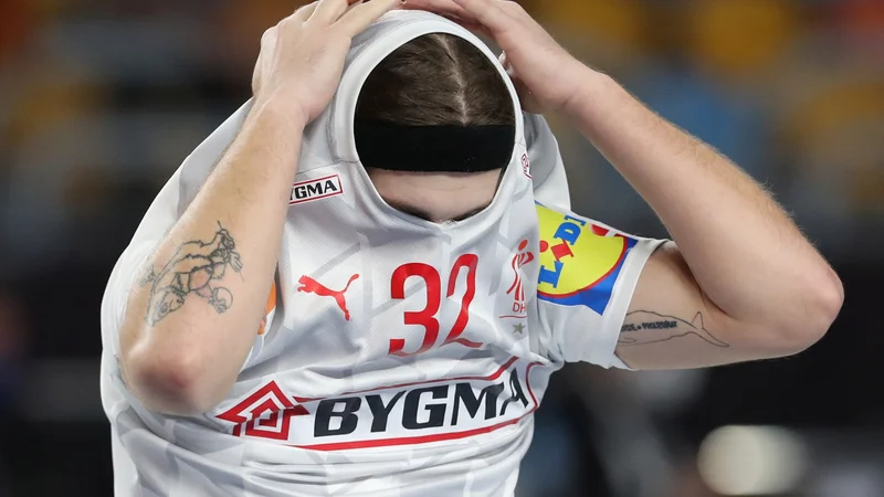 Fotografija: Danci so se proti Egiptu pobrali iz brezna in so še vedno v igri za ubranitev naslova. FOTO: Mohamed Abd El Ghany/Reuters