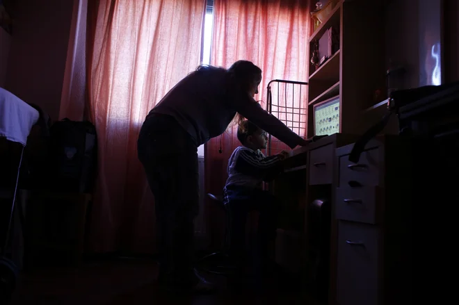 Hitro ukrepanje zmanjša možnost, da bo že zlorabljen otrok spet postal žrtev pedofilov. FOTO: Susana Vera/Reuters