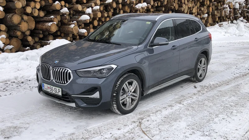 Fotografija: Priključni hibrid je tudi BMW X1 z oznako xDrive25e. Foto Aljaž Vrabec