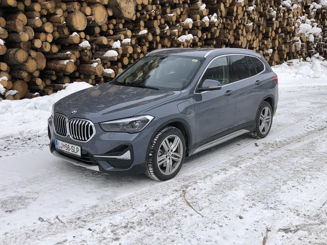 Priključni hibrid je tudi BMW X1 z oznako xDrive25e. Foto Aljaž Vrabec