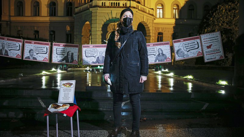 Fotografija: Petkov protest pred univerzo v Ljubljani. FOTO: Jože Suhadolnik/Delo