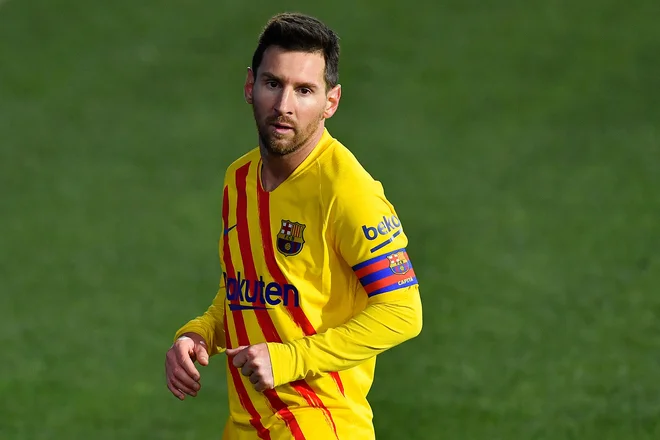 Lionel Messi bi po Rivaldovem mnenju že moral biti član drugega kluba. FOTO: Pau Barrena/AFP