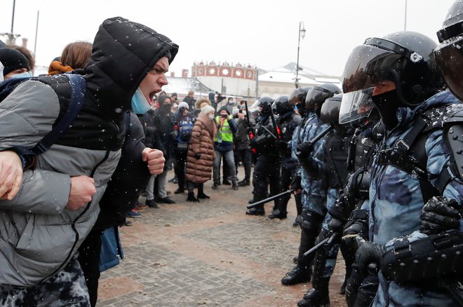 Soočenje v Moskvi. FOTO: Maxim Shemetov/Reuters