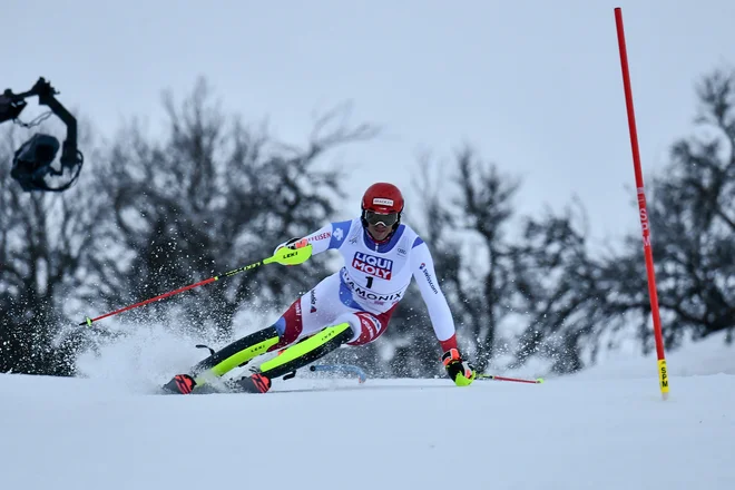 Ramon Zenhäusern je pridobil veliko mest, a zmaga se mu je izmuznila. FOTO: Jeff Pachoud/AFP