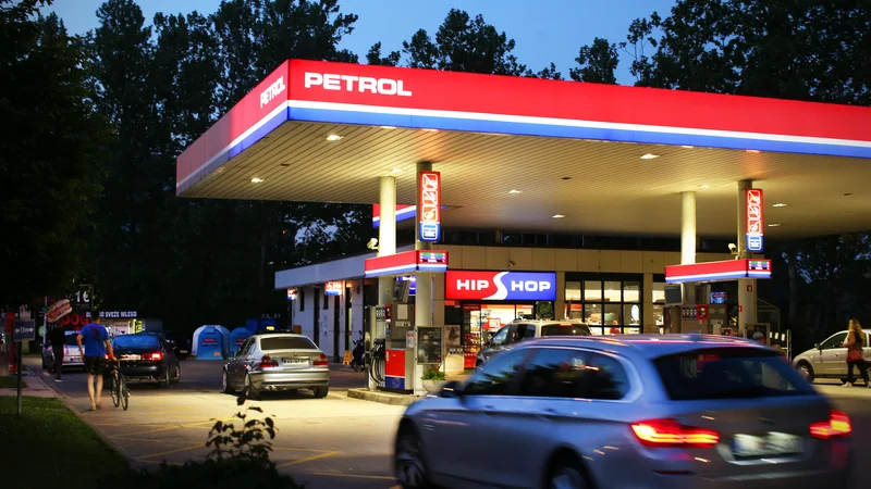 Fotografija: Petrol je s prevzemom Croduxa postal drugi največji trgovec s pogonskimi gorivi na Hrvaškem. FOTO: Jure Eržen/Delo