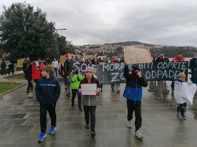 Protestni shod v Kopru. FOTO: Nataša Čepar/Delo