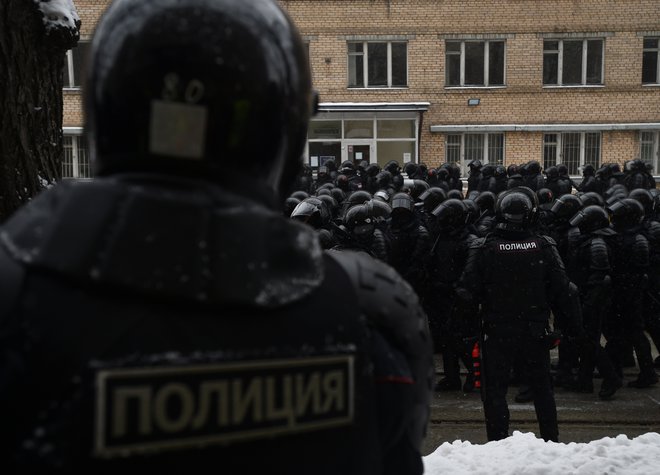Policijske enote. FOTO: Yuri Belyat/Reuters